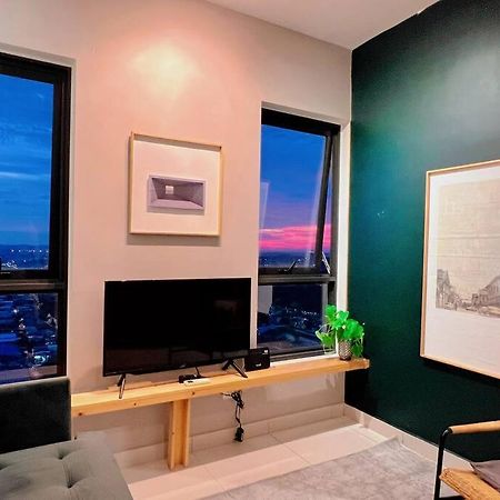Studio Staycation D'Sara @ Linked Mrt, Near Thomson Hospital & Sungai Buloh Hospital Buitenkant foto